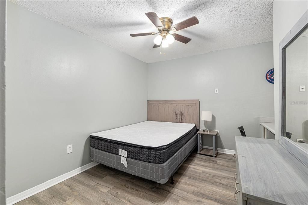 待售: $181,900 (4 贝兹, 2 浴室, 1177 平方英尺)