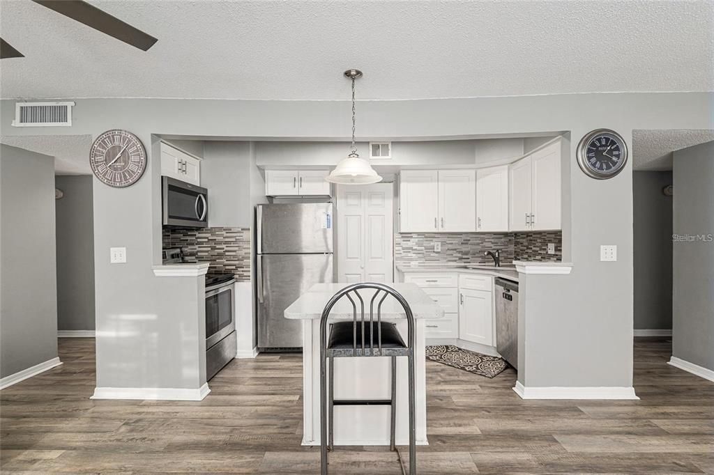 待售: $181,900 (4 贝兹, 2 浴室, 1177 平方英尺)