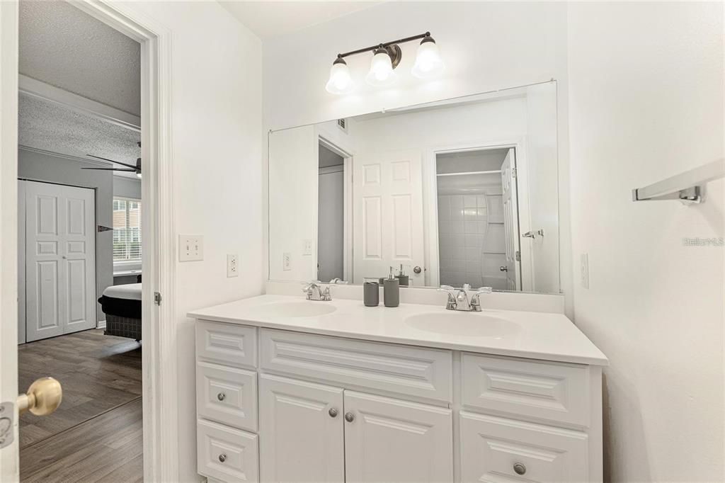 待售: $181,900 (4 贝兹, 2 浴室, 1177 平方英尺)