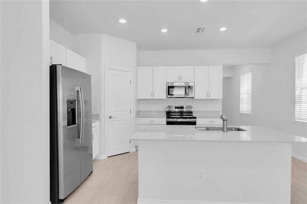For Rent: $2,950 (4 beds, 3 baths, 2404 Square Feet)