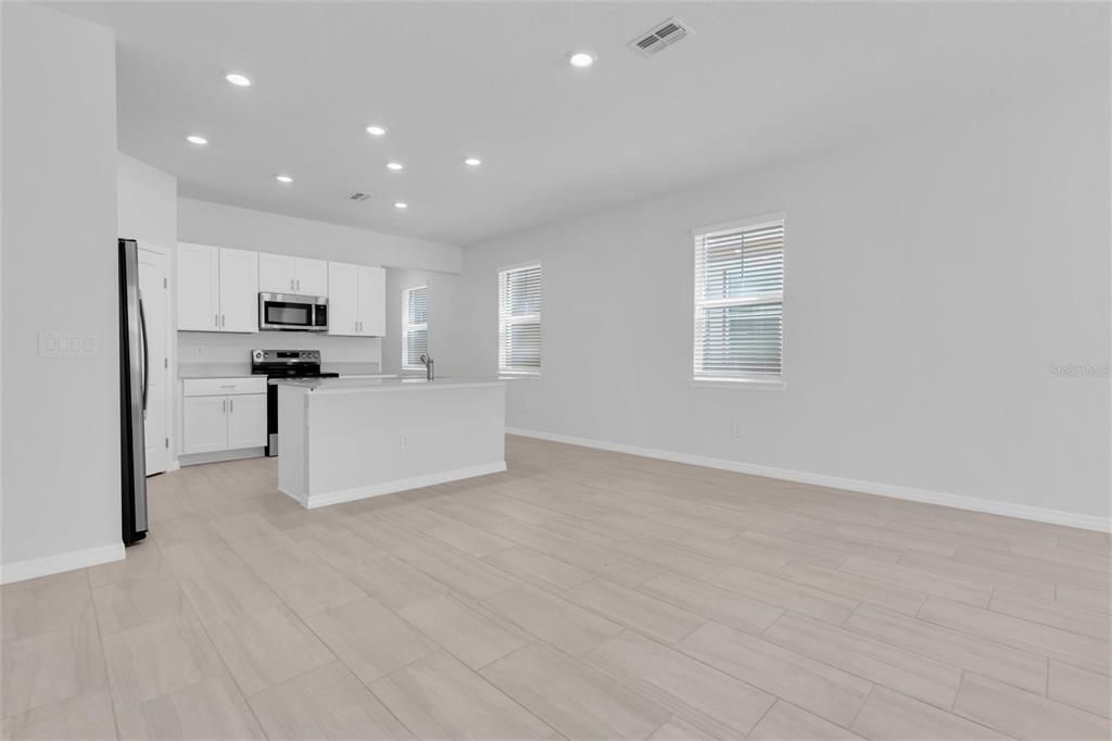 For Rent: $2,950 (4 beds, 3 baths, 2404 Square Feet)