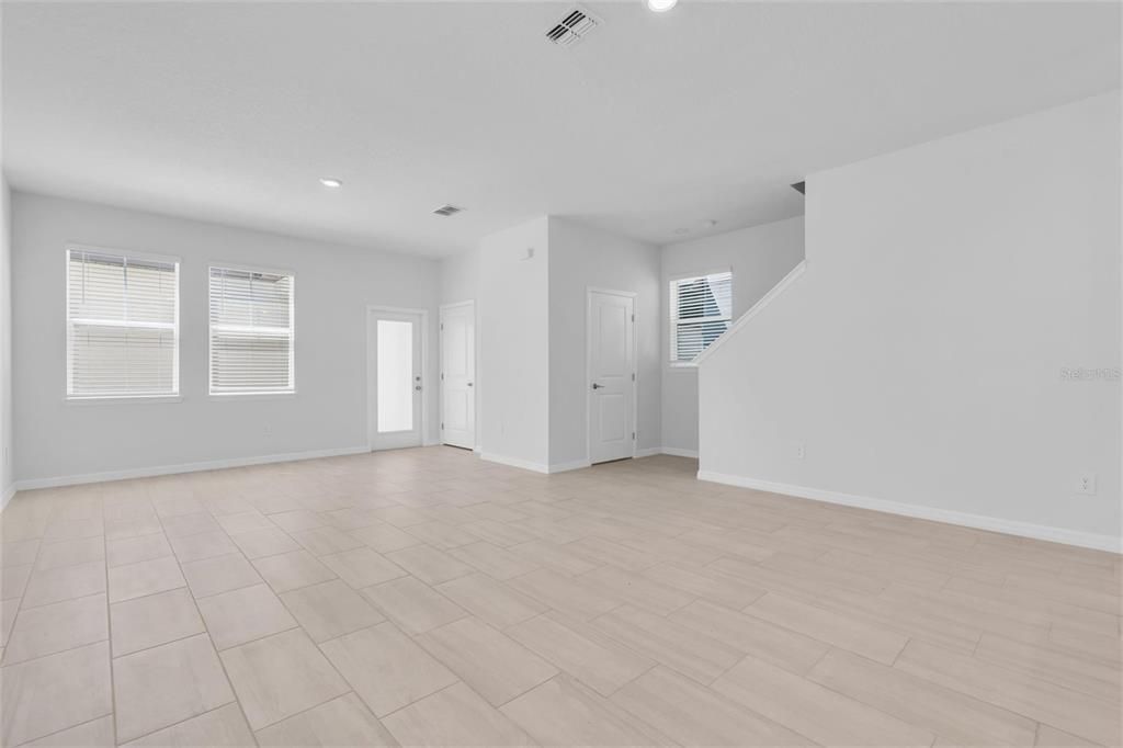 For Rent: $2,950 (4 beds, 3 baths, 2404 Square Feet)
