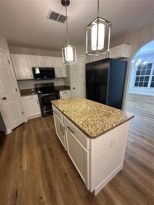 For Sale: $394,990 (4 beds, 2 baths, 2252 Square Feet)
