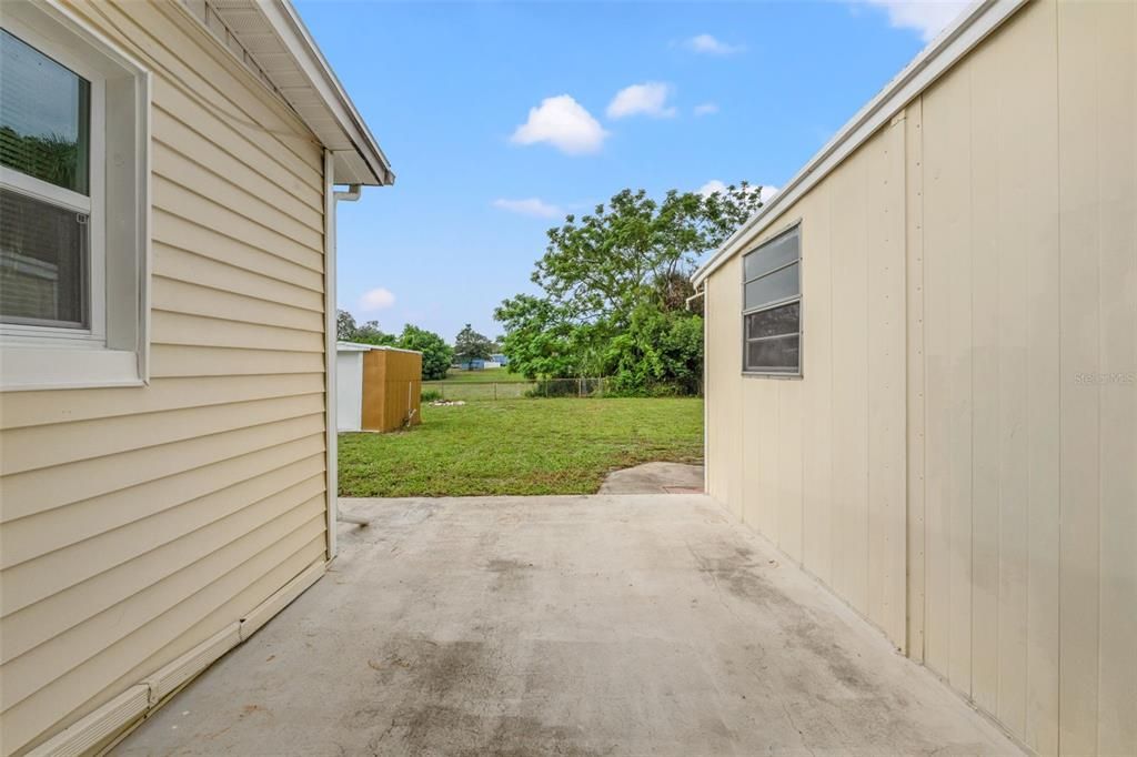 Active With Contract: $212,750 (3 beds, 1 baths, 864 Square Feet)