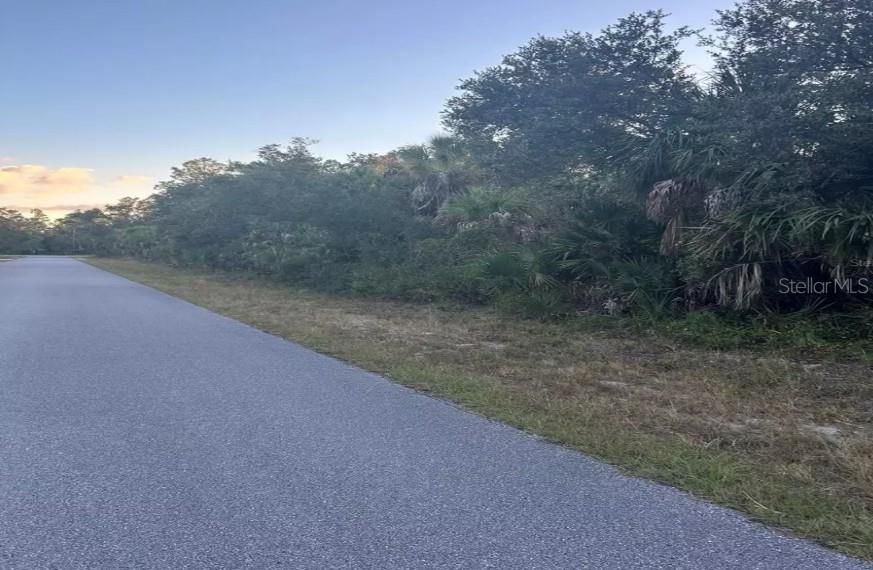 На продажу: $23,000 (0.23 acres)