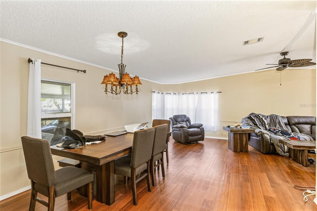 На продажу: $169,900 (2 спален, 2 ванн, 1604 Квадратных фут)