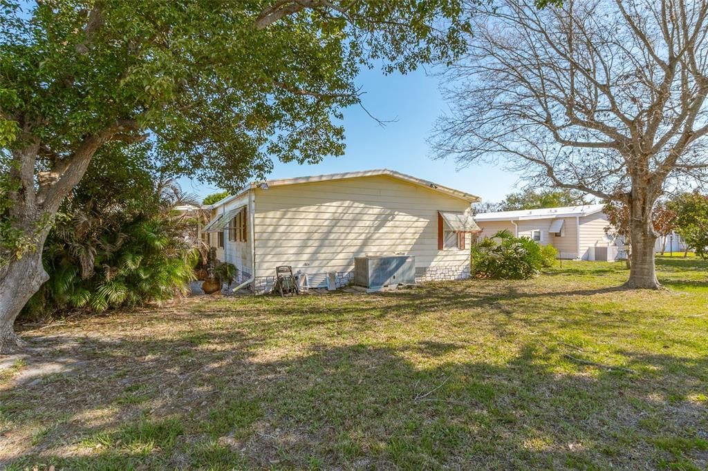 На продажу: $169,900 (2 спален, 2 ванн, 1604 Квадратных фут)