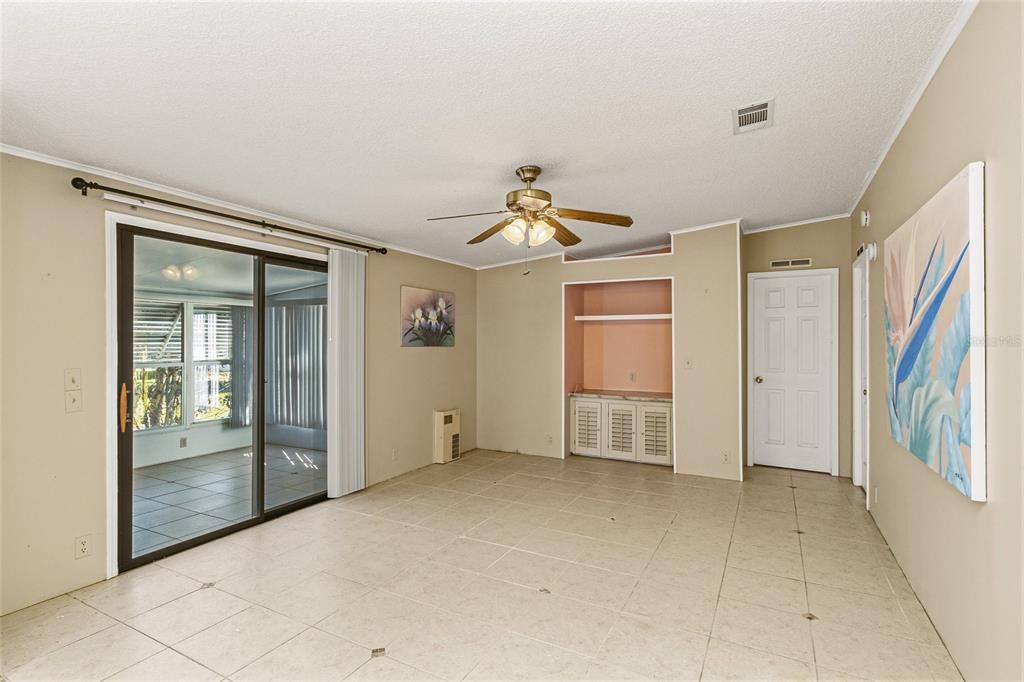 На продажу: $169,900 (2 спален, 2 ванн, 1604 Квадратных фут)