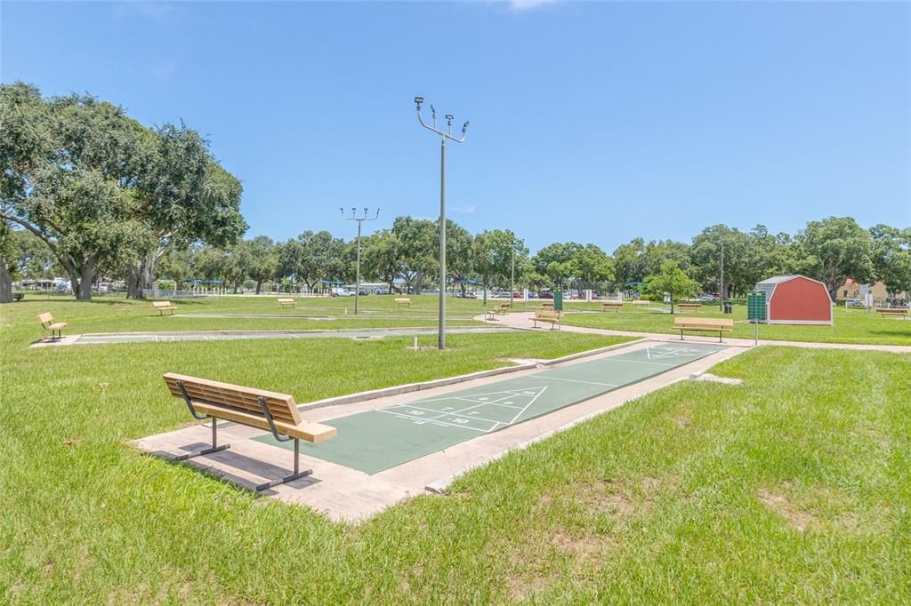 На продажу: $169,900 (2 спален, 2 ванн, 1604 Квадратных фут)