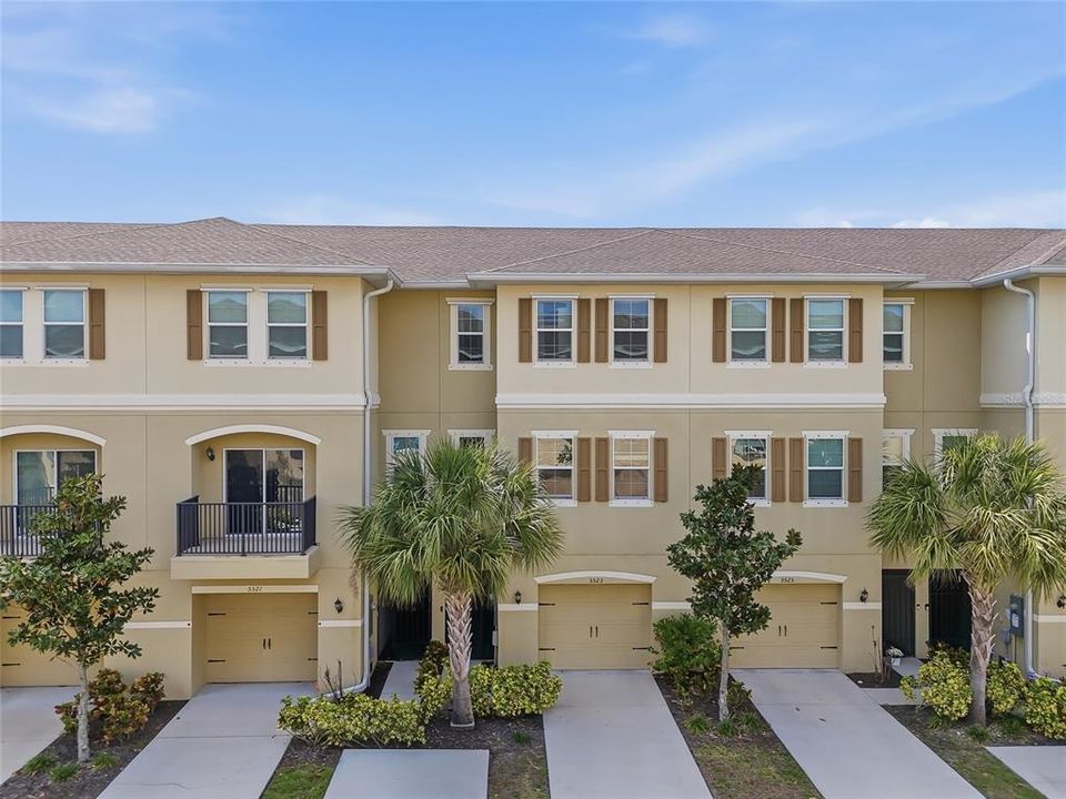 На продажу: $250,000 (2 спален, 2 ванн, 1509 Квадратных фут)