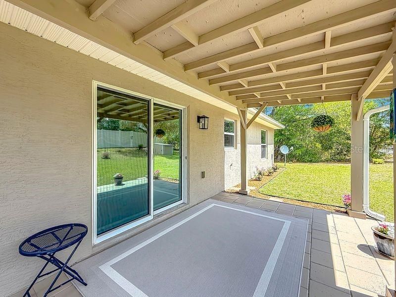 En Venta: $245,000 (3 camas, 2 baños, 1390 Pies cuadrados)