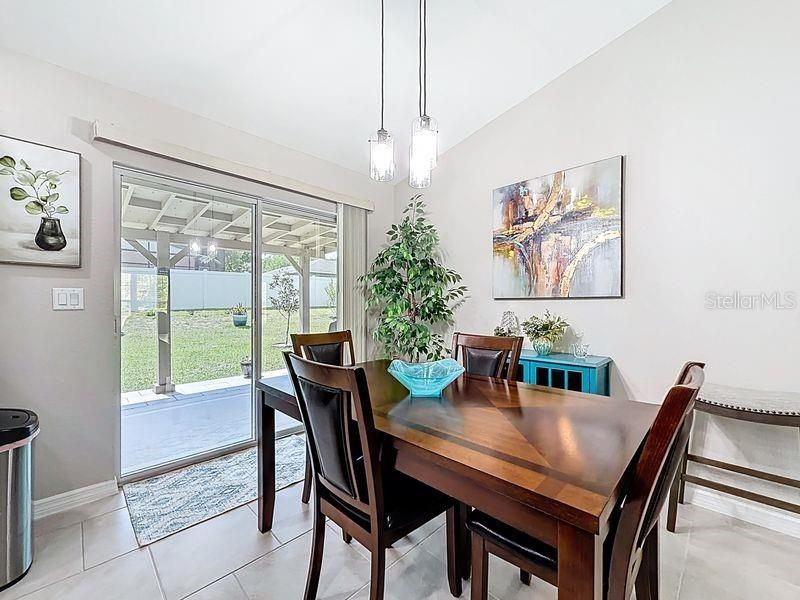 En Venta: $245,000 (3 camas, 2 baños, 1390 Pies cuadrados)