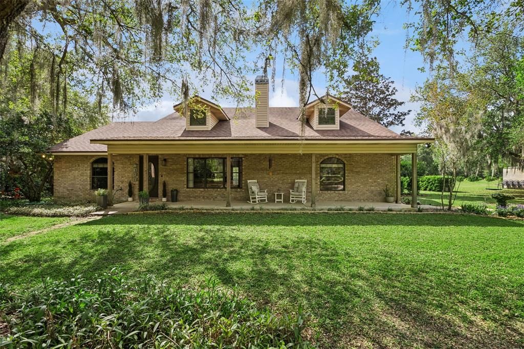 Recently Sold: $995,000 (3 beds, 2 baths, 2390 Square Feet)