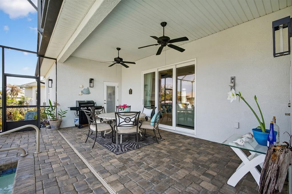 For Sale: $1,125,000 (4 beds, 2 baths, 2907 Square Feet)