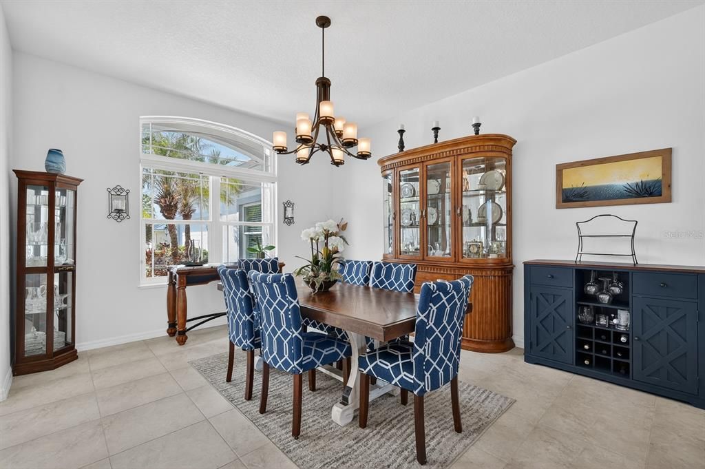For Sale: $1,125,000 (4 beds, 2 baths, 2907 Square Feet)