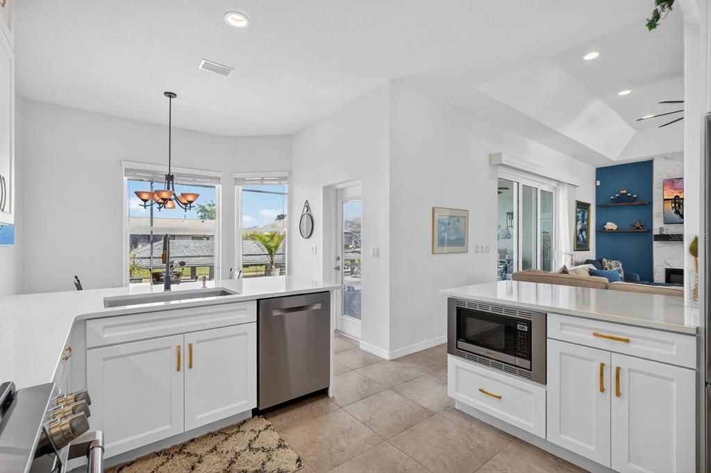 For Sale: $1,125,000 (4 beds, 2 baths, 2907 Square Feet)