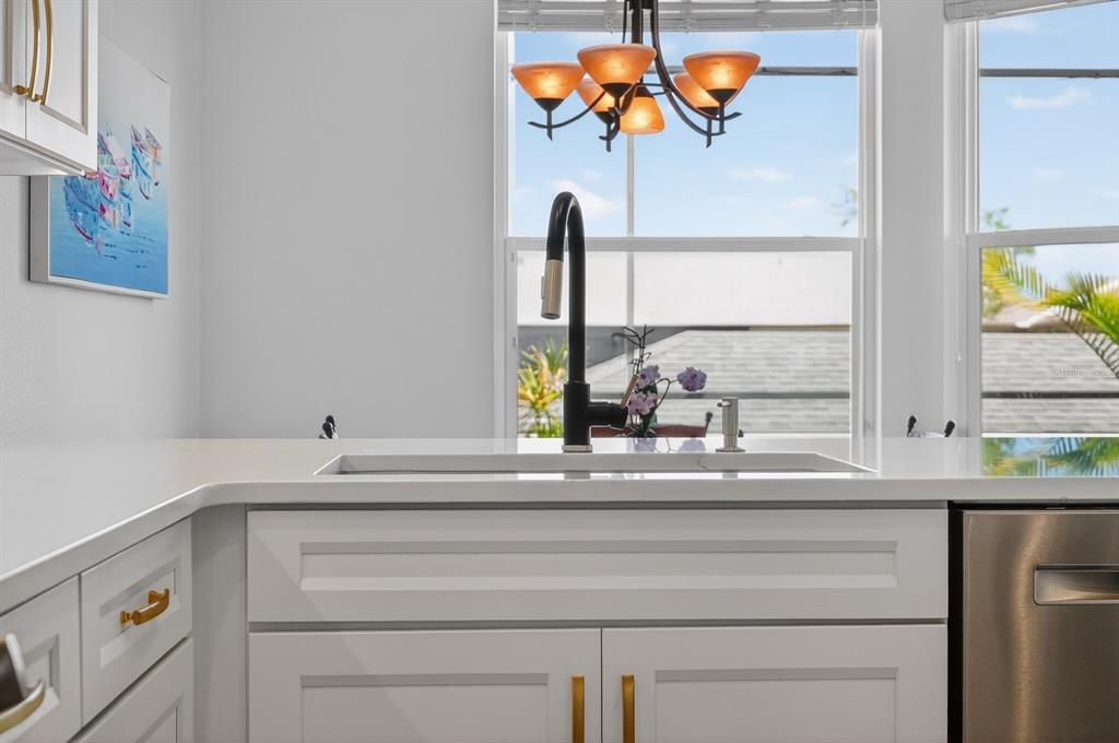 For Sale: $1,125,000 (4 beds, 2 baths, 2907 Square Feet)