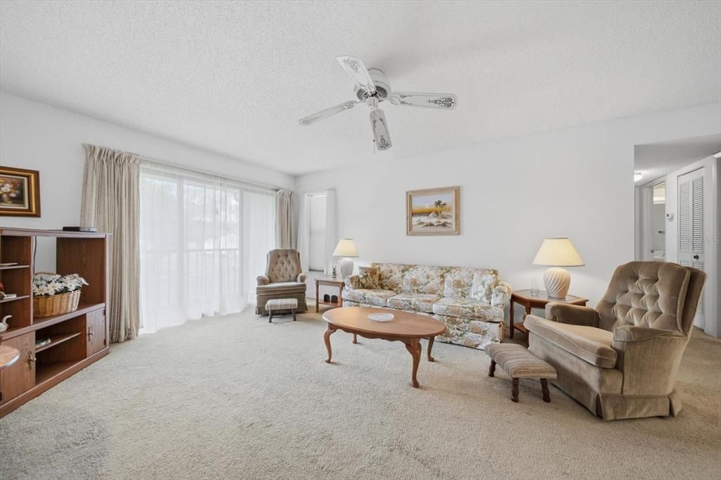 En Venta: $159,000 (2 camas, 2 baños, 1041 Pies cuadrados)