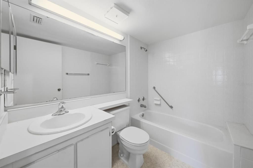 En Venta: $159,000 (2 camas, 2 baños, 1041 Pies cuadrados)