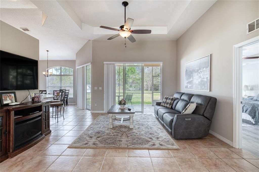 For Sale: $410,000 (3 beds, 2 baths, 1823 Square Feet)