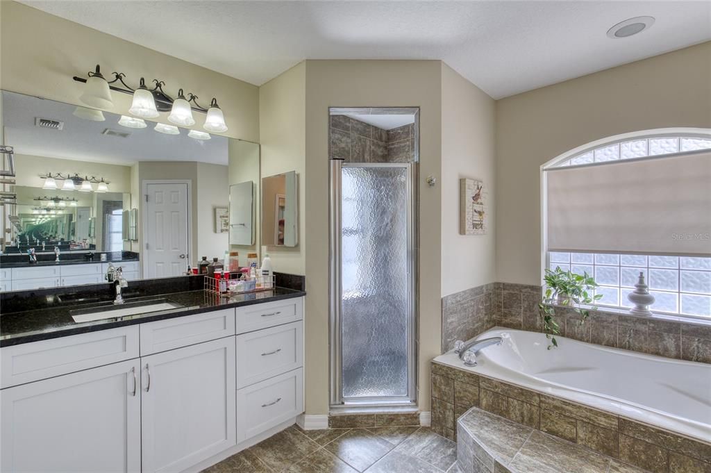 For Sale: $410,000 (3 beds, 2 baths, 1823 Square Feet)