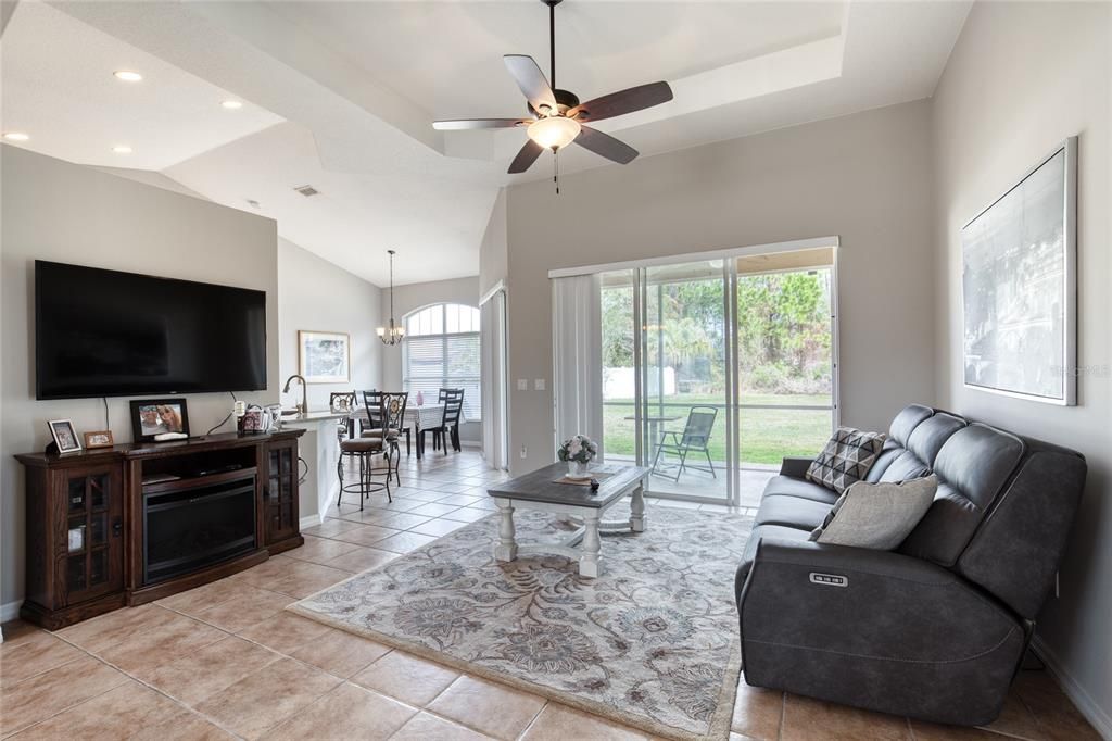 For Sale: $410,000 (3 beds, 2 baths, 1823 Square Feet)