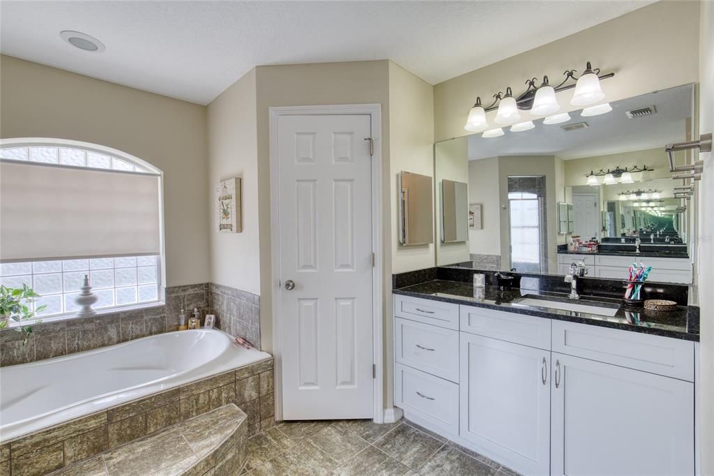 For Sale: $410,000 (3 beds, 2 baths, 1823 Square Feet)