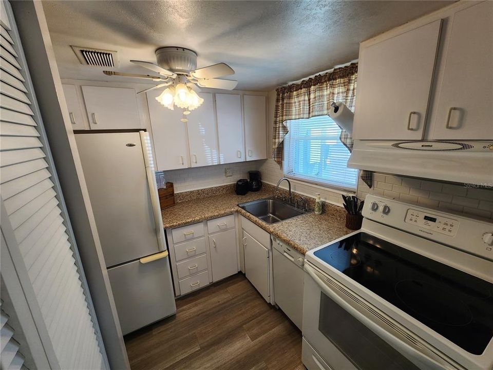 En Venta: $99,500 (2 camas, 1 baños, 744 Pies cuadrados)