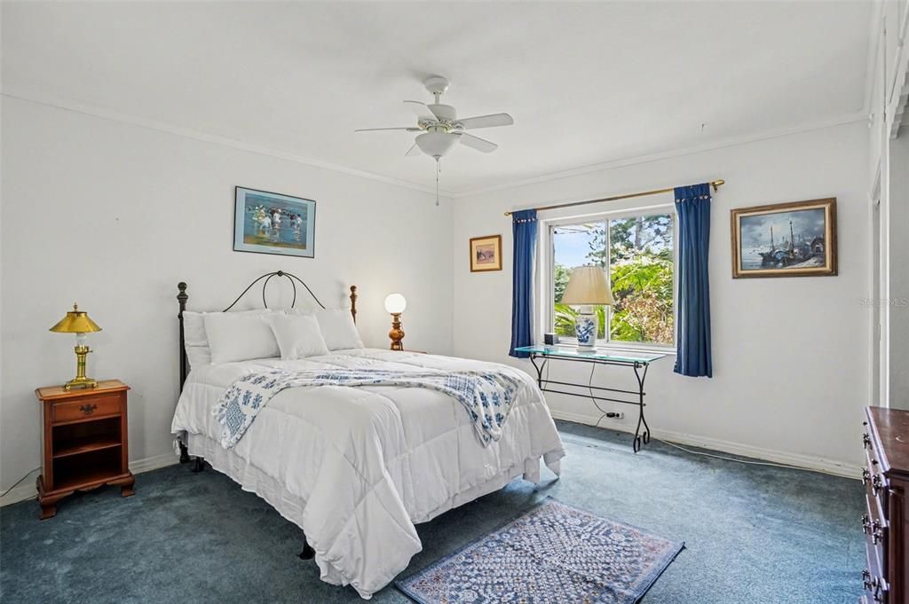 Activo con contrato: $749,000 (3 camas, 3 baños, 2856 Pies cuadrados)