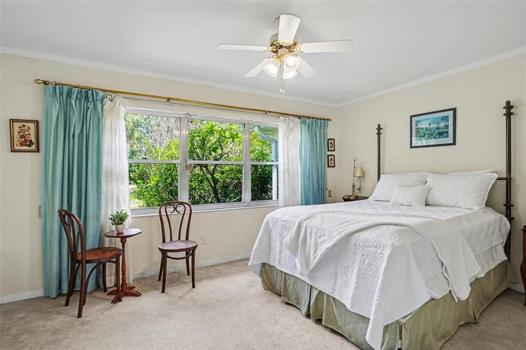 Activo con contrato: $749,000 (3 camas, 3 baños, 2856 Pies cuadrados)