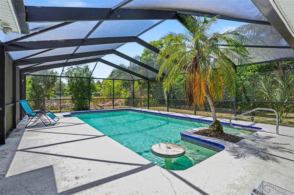 Activo con contrato: $749,000 (3 camas, 3 baños, 2856 Pies cuadrados)