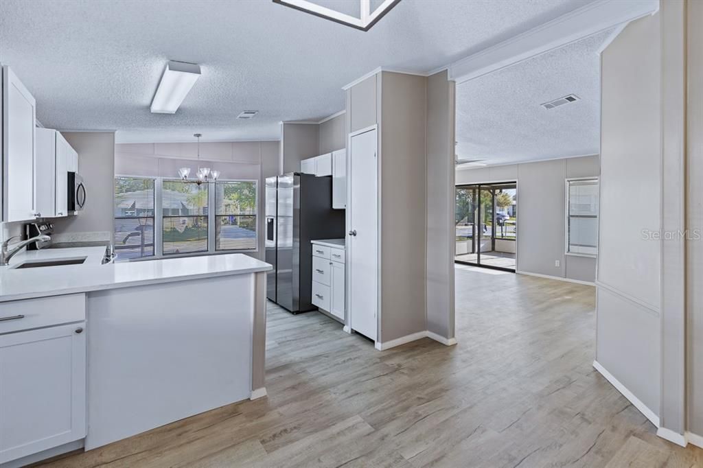 En Venta: $219,000 (2 camas, 2 baños, 1006 Pies cuadrados)