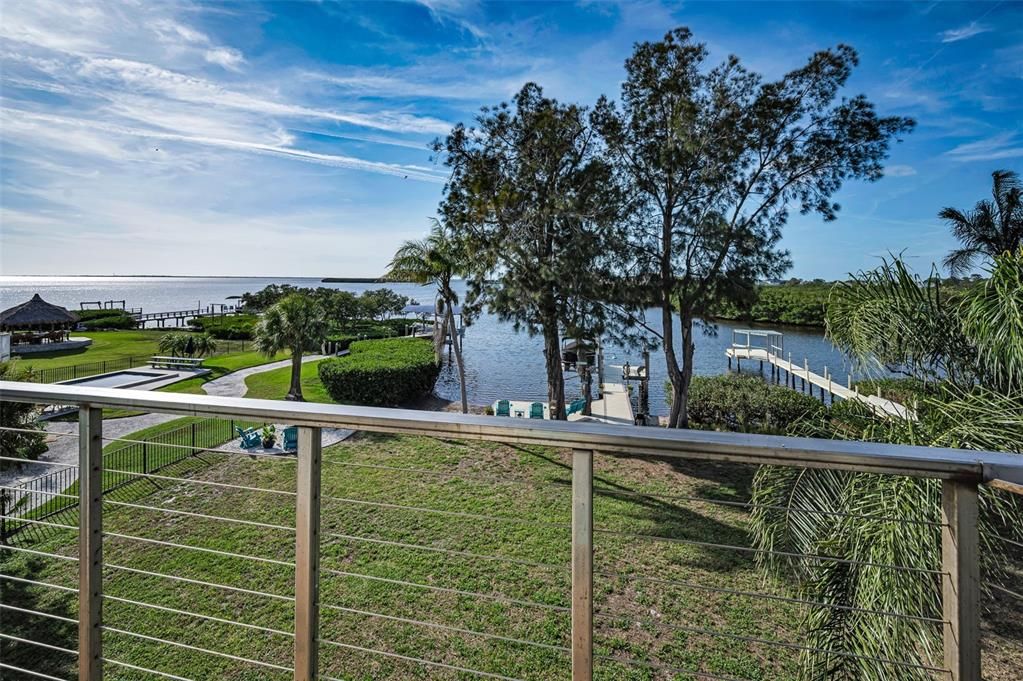 For Sale: $1,395,000 (3 beds, 2 baths, 3103 Square Feet)