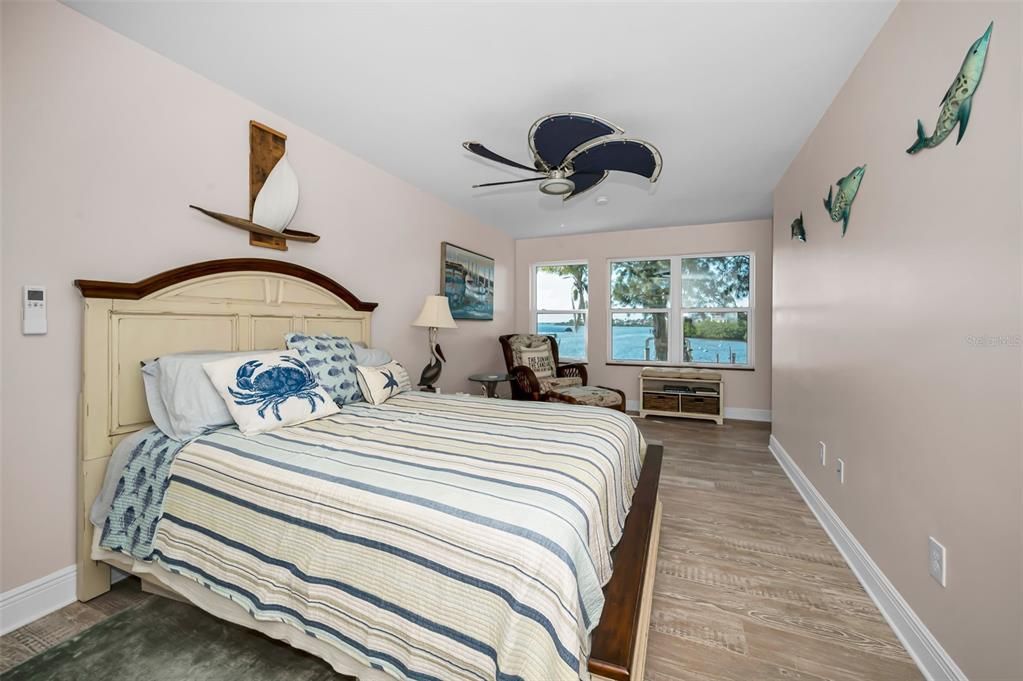 For Sale: $1,395,000 (3 beds, 2 baths, 3103 Square Feet)