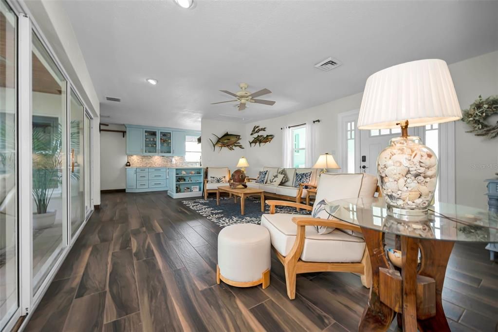 For Sale: $1,395,000 (3 beds, 2 baths, 3103 Square Feet)