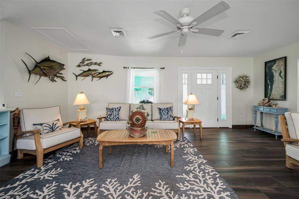 For Sale: $1,395,000 (3 beds, 2 baths, 3103 Square Feet)
