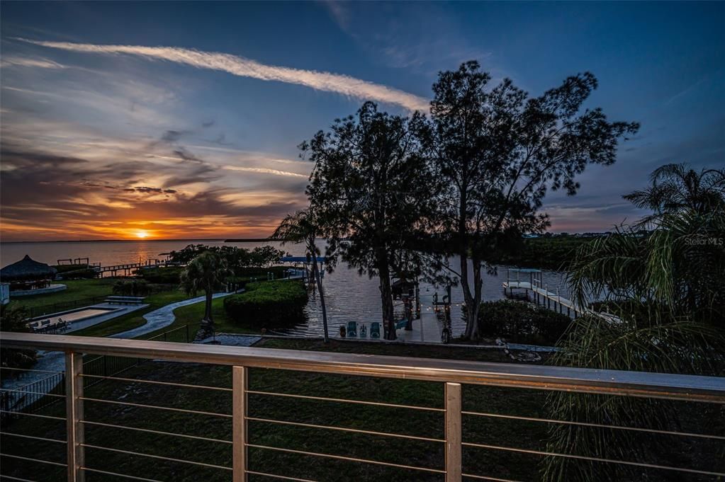 For Sale: $1,395,000 (3 beds, 2 baths, 3103 Square Feet)
