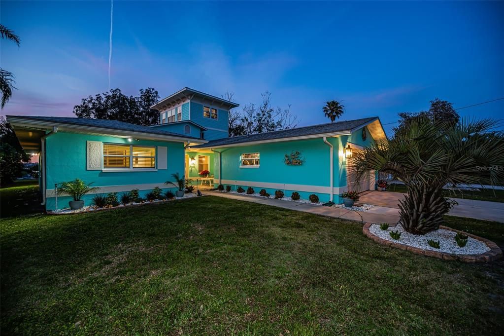 For Sale: $1,395,000 (3 beds, 2 baths, 3103 Square Feet)