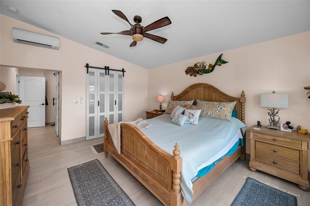 For Sale: $1,395,000 (3 beds, 2 baths, 3103 Square Feet)