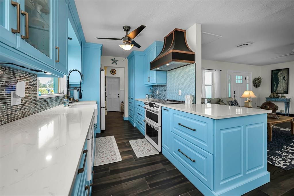 For Sale: $1,395,000 (3 beds, 2 baths, 3103 Square Feet)