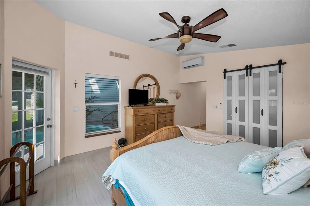 For Sale: $1,395,000 (3 beds, 2 baths, 3103 Square Feet)
