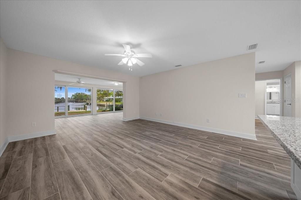 For Sale: $169,000 (2 beds, 2 baths, 1584 Square Feet)