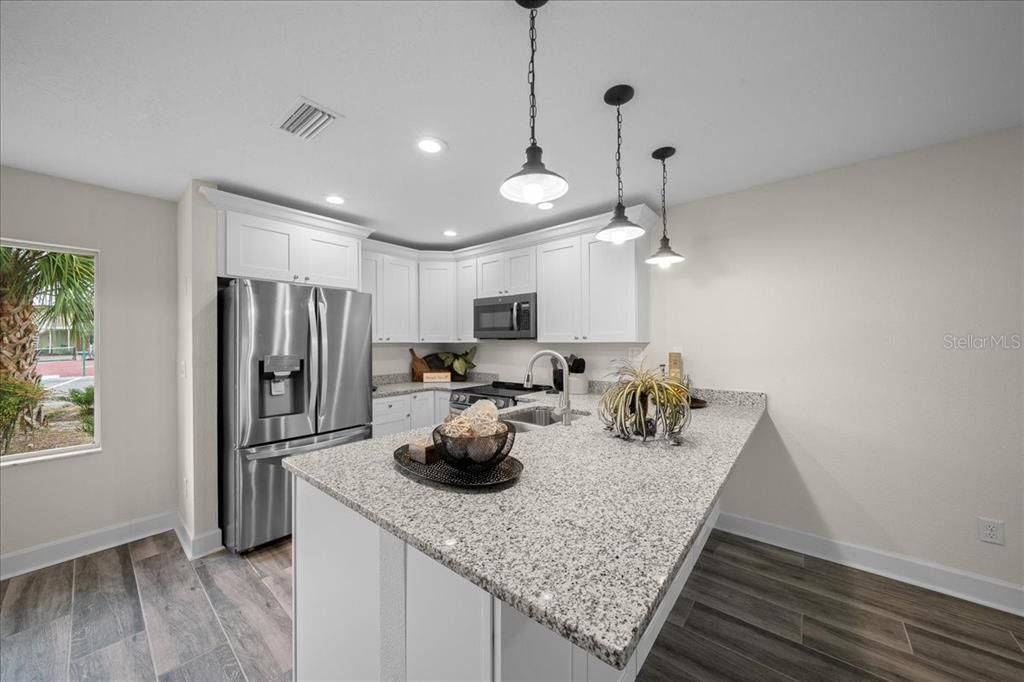 For Sale: $169,000 (2 beds, 2 baths, 1584 Square Feet)