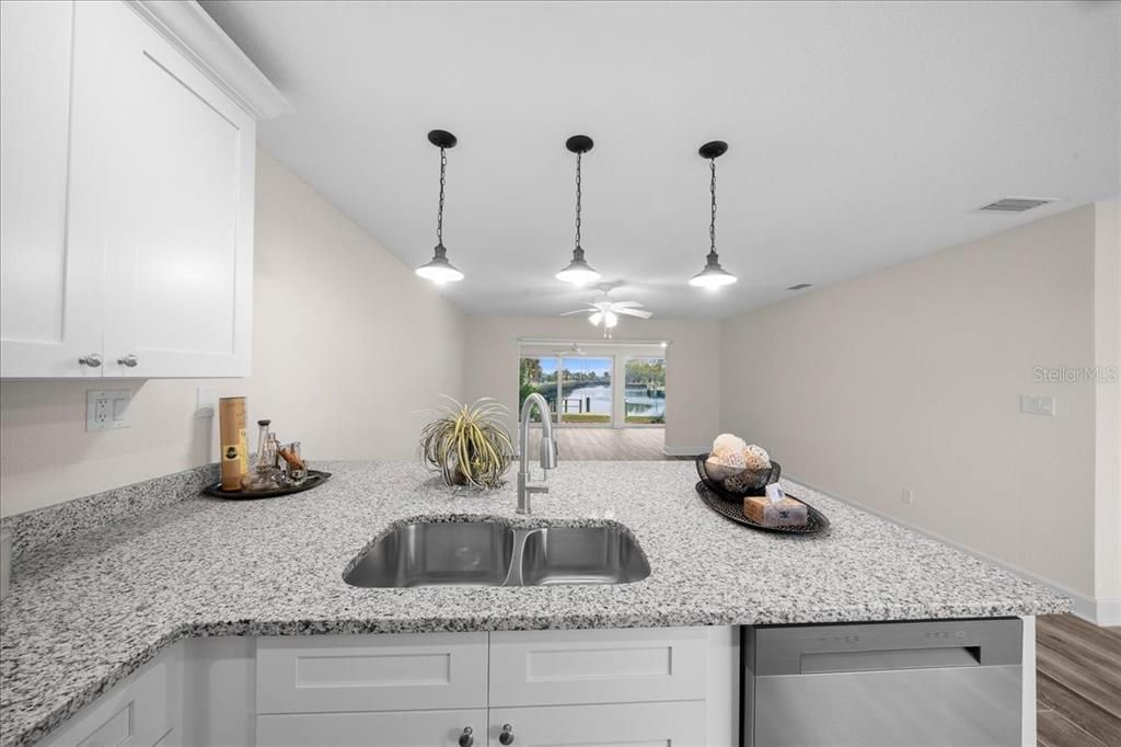 For Sale: $169,000 (2 beds, 2 baths, 1584 Square Feet)
