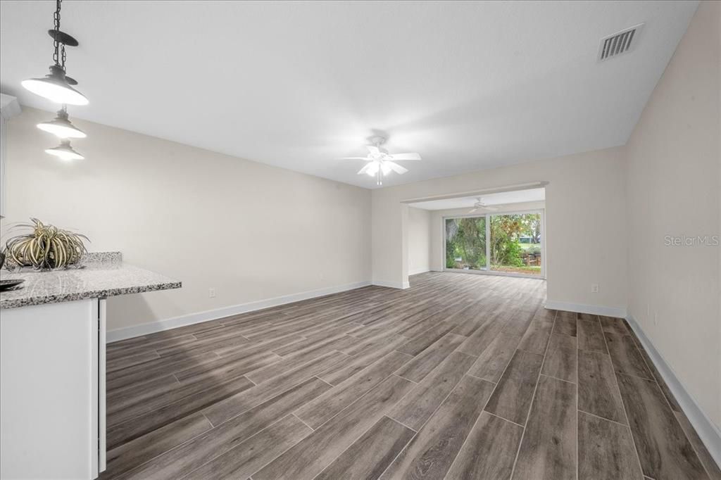For Sale: $169,000 (2 beds, 2 baths, 1584 Square Feet)