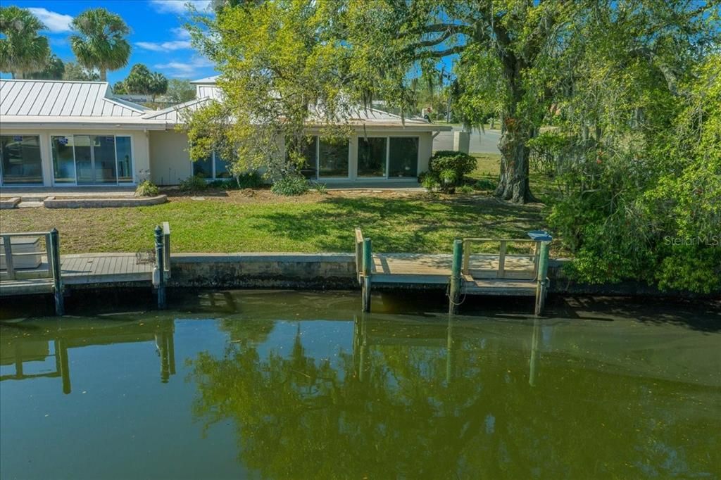 For Sale: $169,000 (2 beds, 2 baths, 1584 Square Feet)