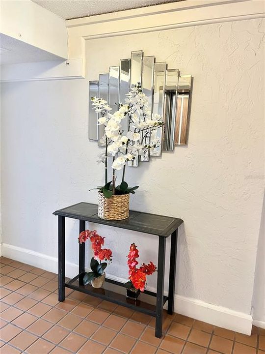 For Sale: $129,000 (2 beds, 2 baths, 902 Square Feet)