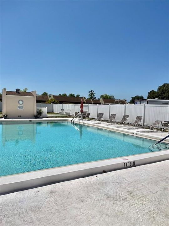 For Sale: $129,000 (2 beds, 2 baths, 902 Square Feet)