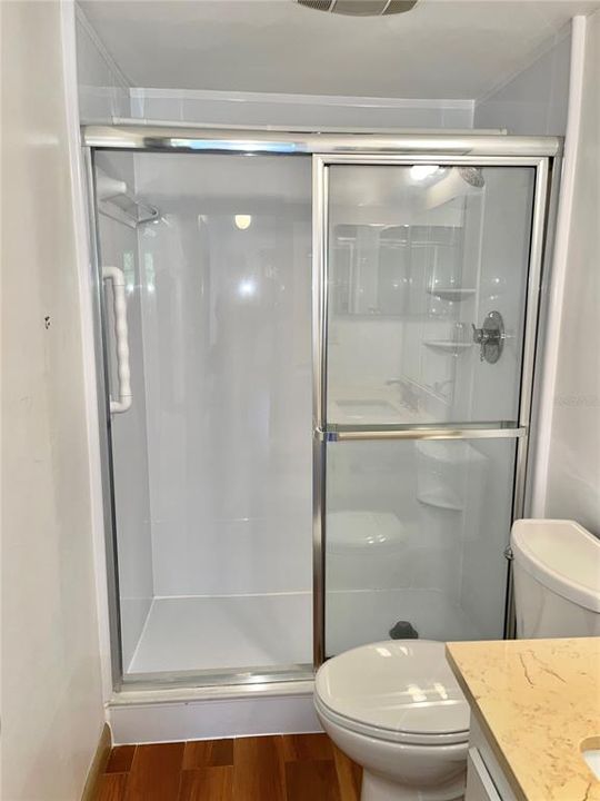 For Sale: $129,000 (2 beds, 2 baths, 902 Square Feet)