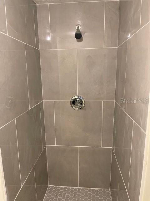 Activo con contrato: $2,195 (3 camas, 2 baños, 1241 Pies cuadrados)